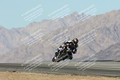 media/Dec-01-2025-Moto Forza (Mon) [[2daa91e15f]]/1-Advanced Group/Session 4 Turn 9/